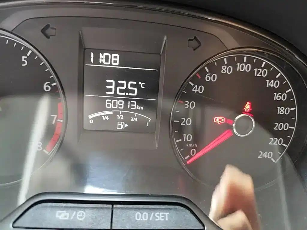2016 Polo 1.4L Manual Fashion Edition — миниатюра 19
