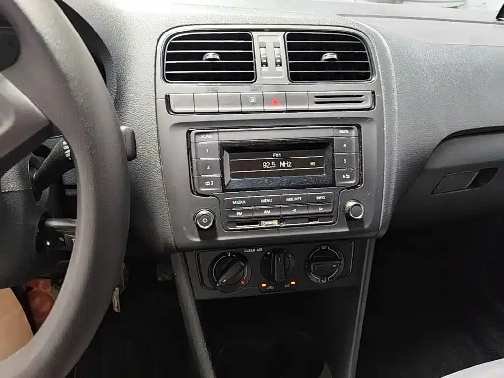 2016 Polo 1.4L Manual Fashion Edition — миниатюра 20