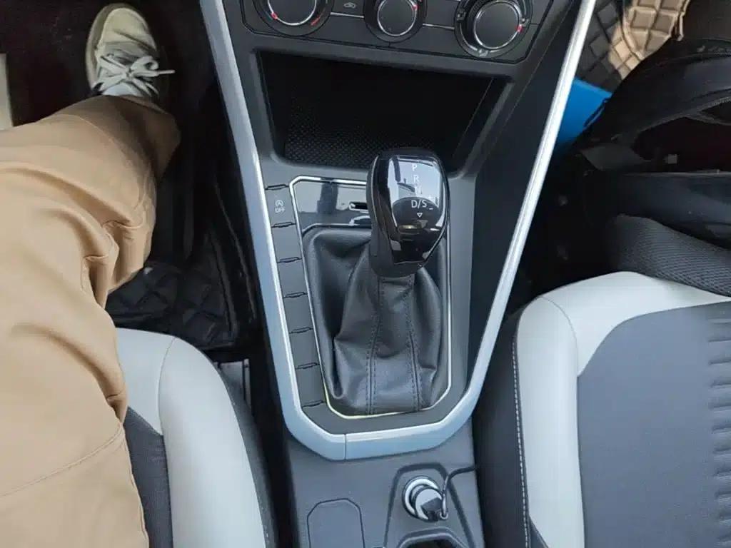 2019 Polo Plus 1.5L Automatic Colorful Technology Edition — миниатюра 14