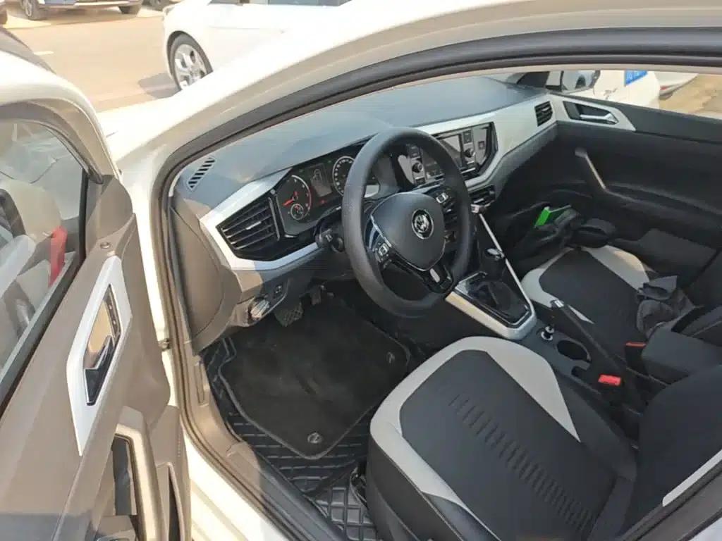 2019 Polo Plus 1.5L Automatic Colorful Technology Edition — миниатюра 16