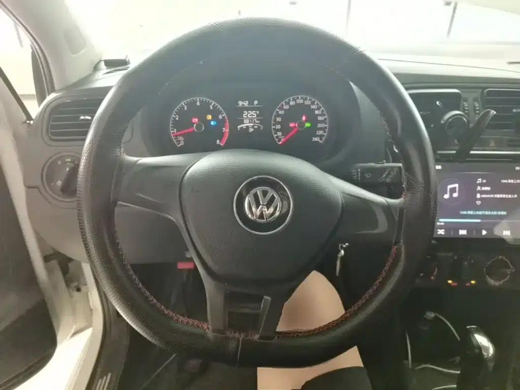 2018 Polo 1.5L Automatic Comfort Edition — миниатюра 11