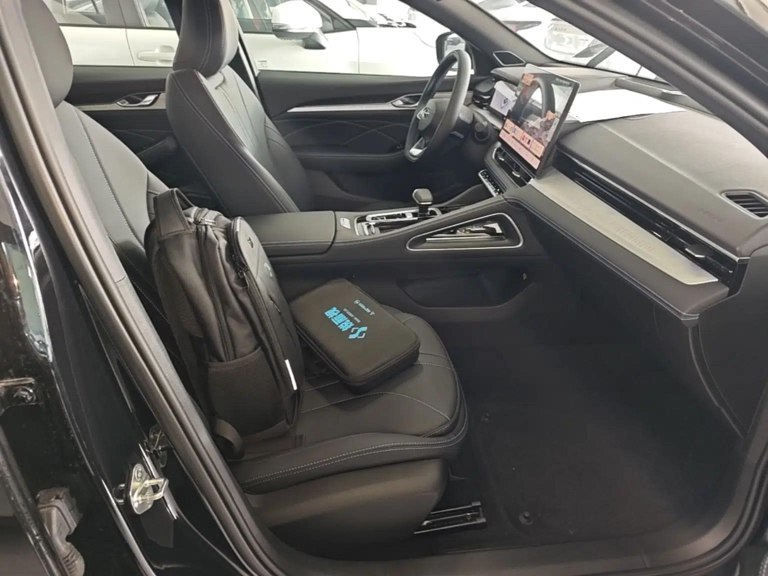 Geely Auto Preface 2026 Model Oriental Yao 1.5TD Fuyao Edition — миниатюра 19