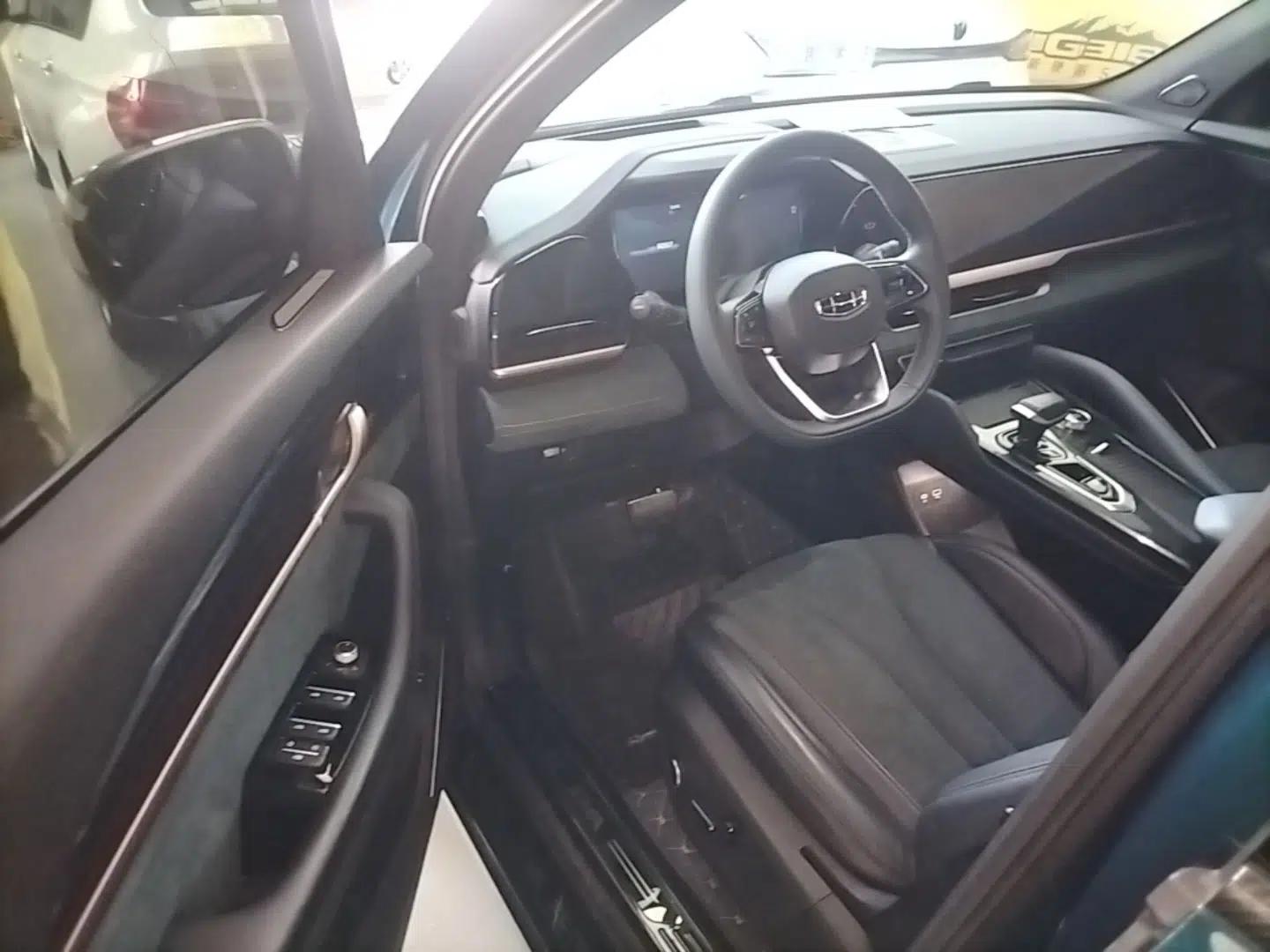 Geely Auto Monjaro L 2023 2.0TD High-Power Automatic Two-Wheel Drive Flagship Version — миниатюра 18