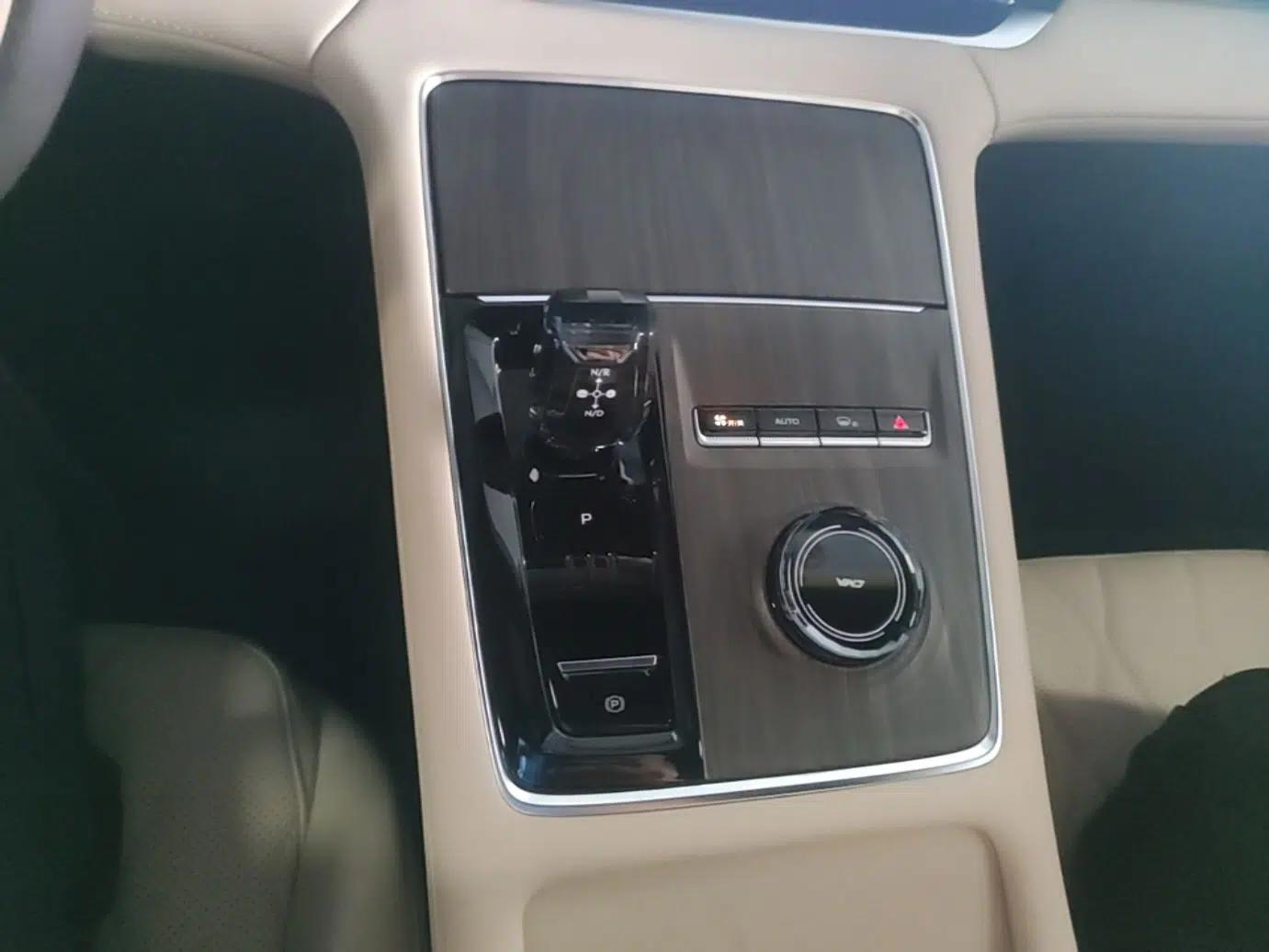 Geely Auto Monjaro L 2025 Dongfang Yao 2.0TD Automatic Lanxing Edition — миниатюра 16