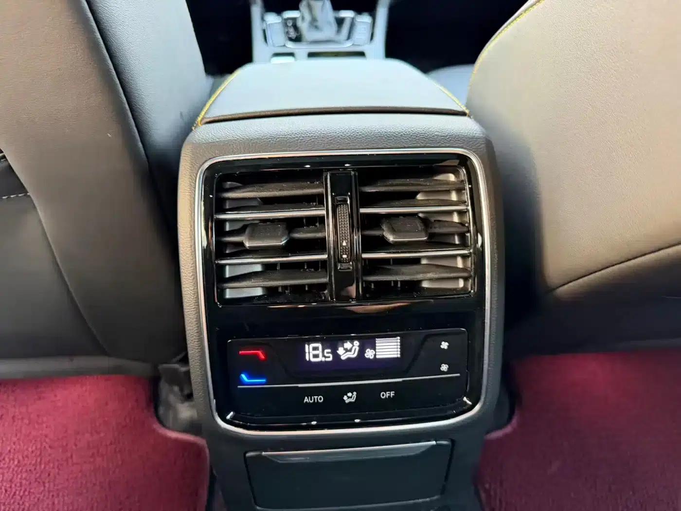 FAW-Volkswagen CC 2024 380TSI Striking Edition — миниатюра 13