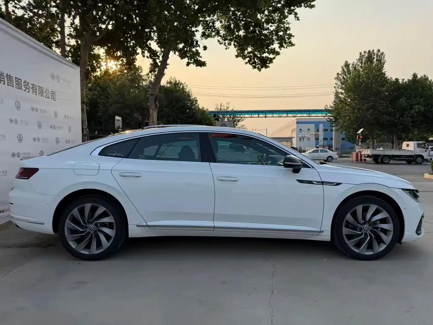FAW-Volkswagen CC 2024 380TSI Striking Edition — миниатюра 4