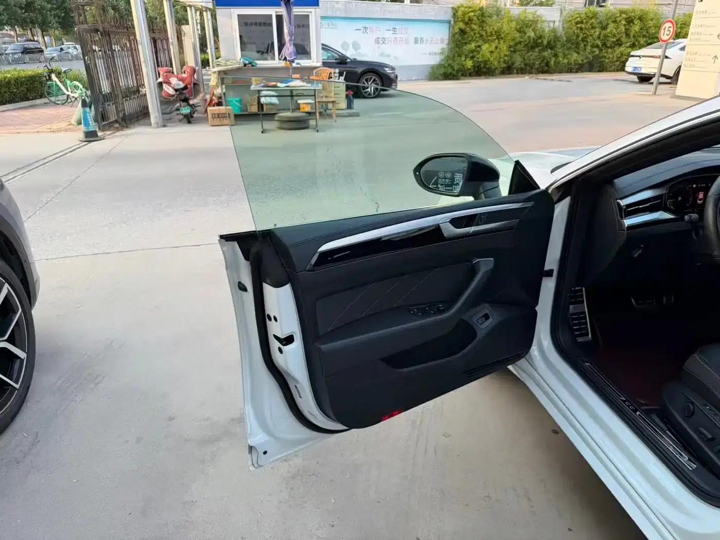 FAW-Volkswagen CC 2024 380TSI Striking Edition — миниатюра 10