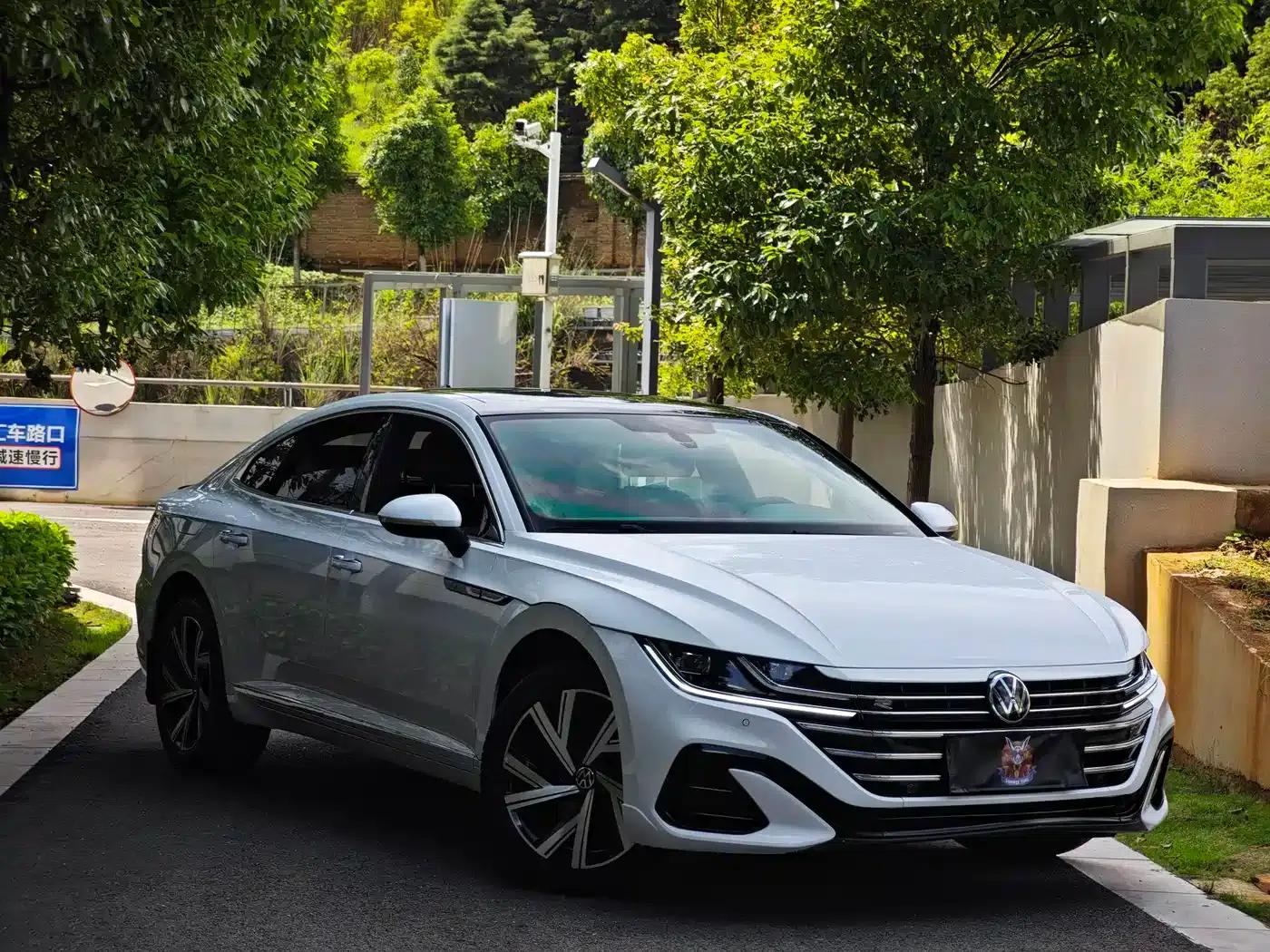 FAW-Volkswagen CC 2023 330TSI Dazzling Edition — миниатюра 3