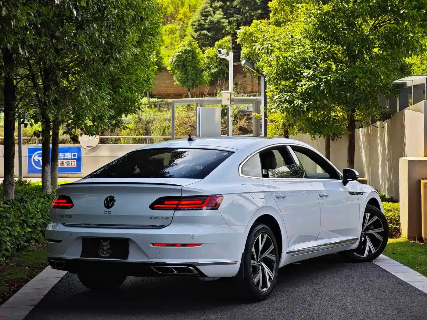 FAW-Volkswagen CC 2023 330TSI Dazzling Edition — миниатюра 9