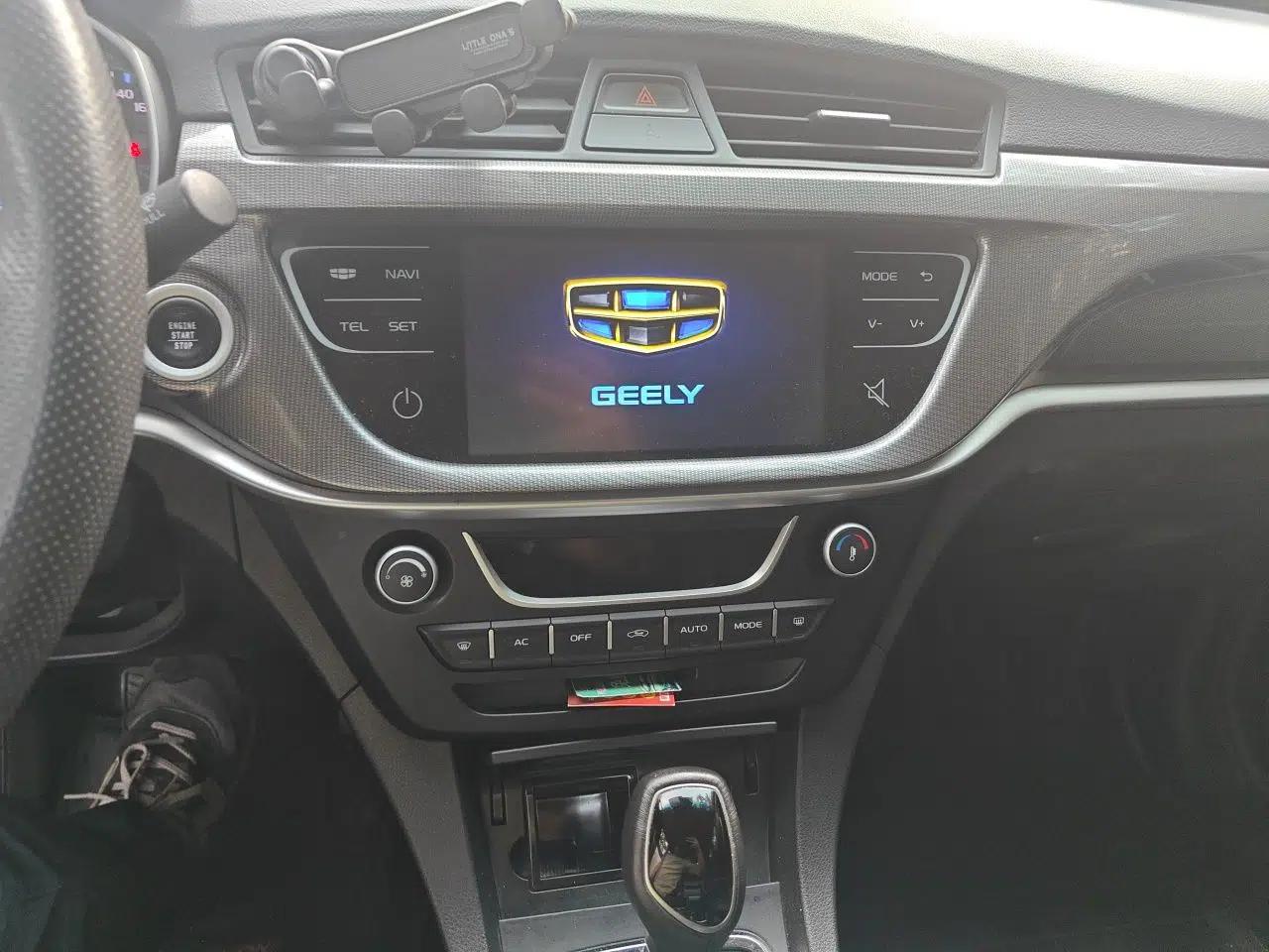 Geely Auto Emgrand 2017 Sedan Million Edition 1.5L CVT Upward Connectivity Version — миниатюра 13