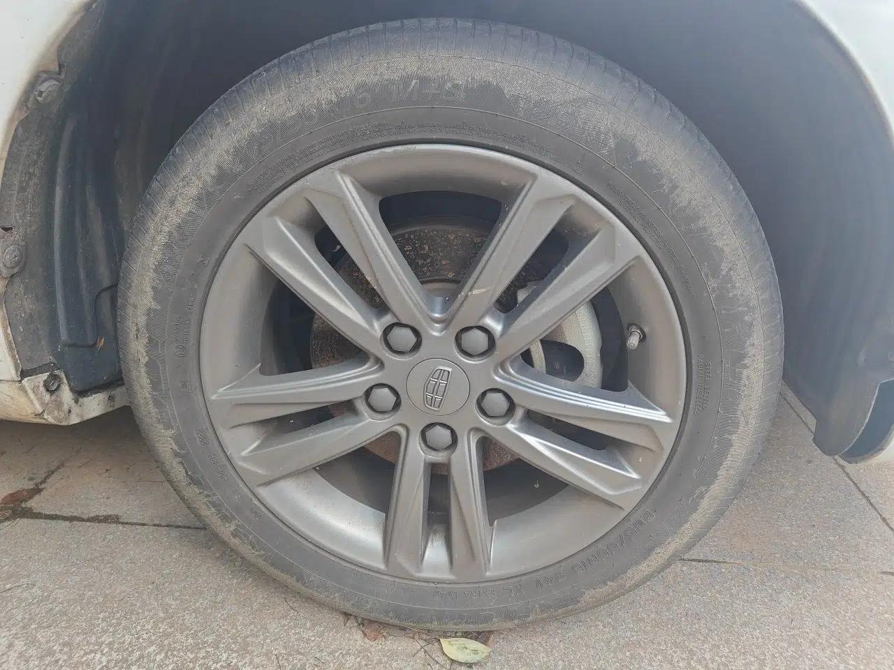 Geely Auto Emgrand 2017 Sedan Million Edition 1.5L CVT Upward Connectivity Version — миниатюра 8