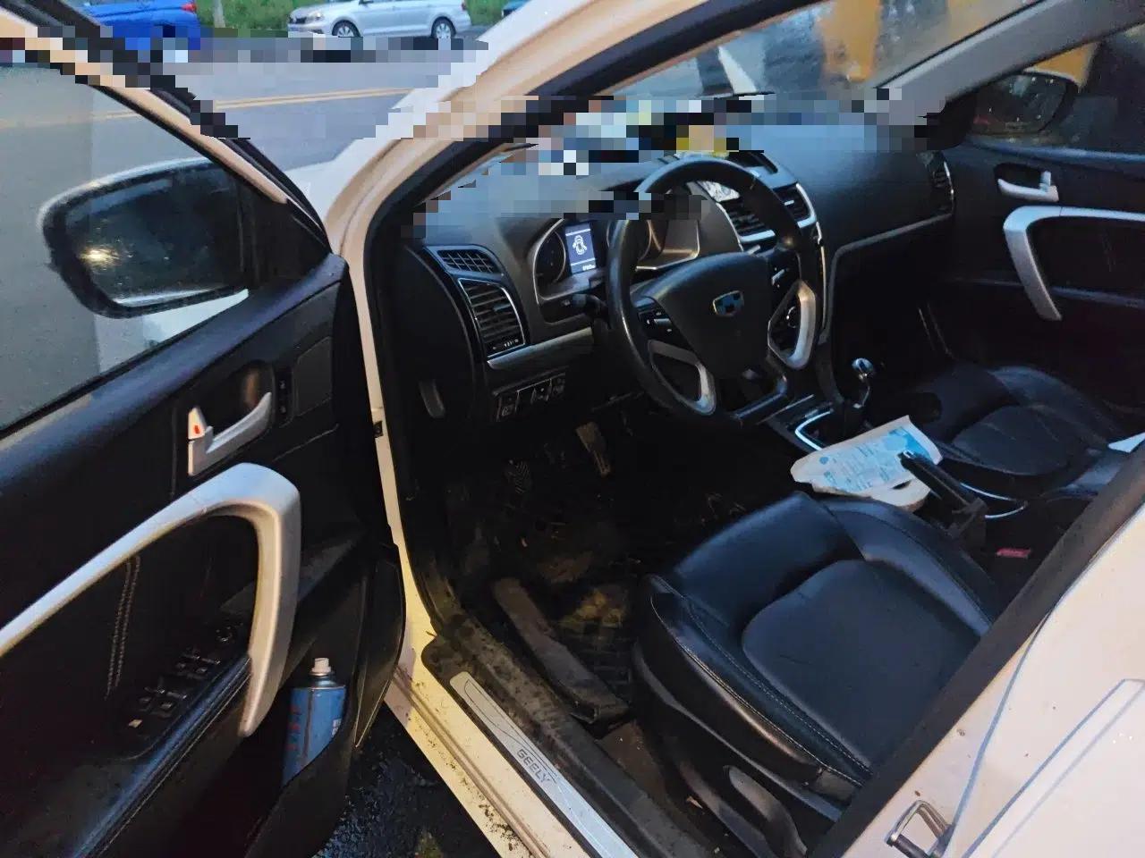 Geely Auto Emgrand 2016 Sedan 1.5L Manual Upward Edition — миниатюра 16