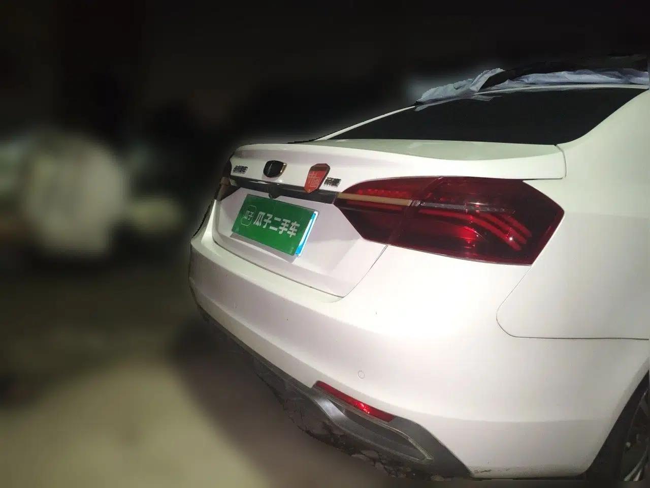 Geely Auto Emgrand 2018 1.5L Manual Upward Connect Edition — миниатюра 5