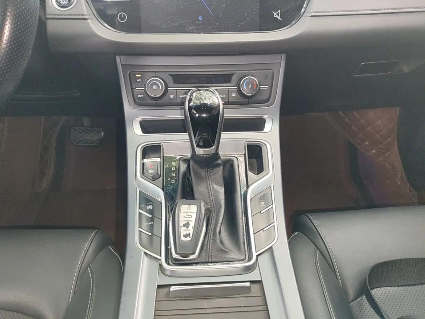 Geely Auto Emgrand 2019 Leading Edition 1.5L CVT Luxury Model China VI Standard — миниатюра 16