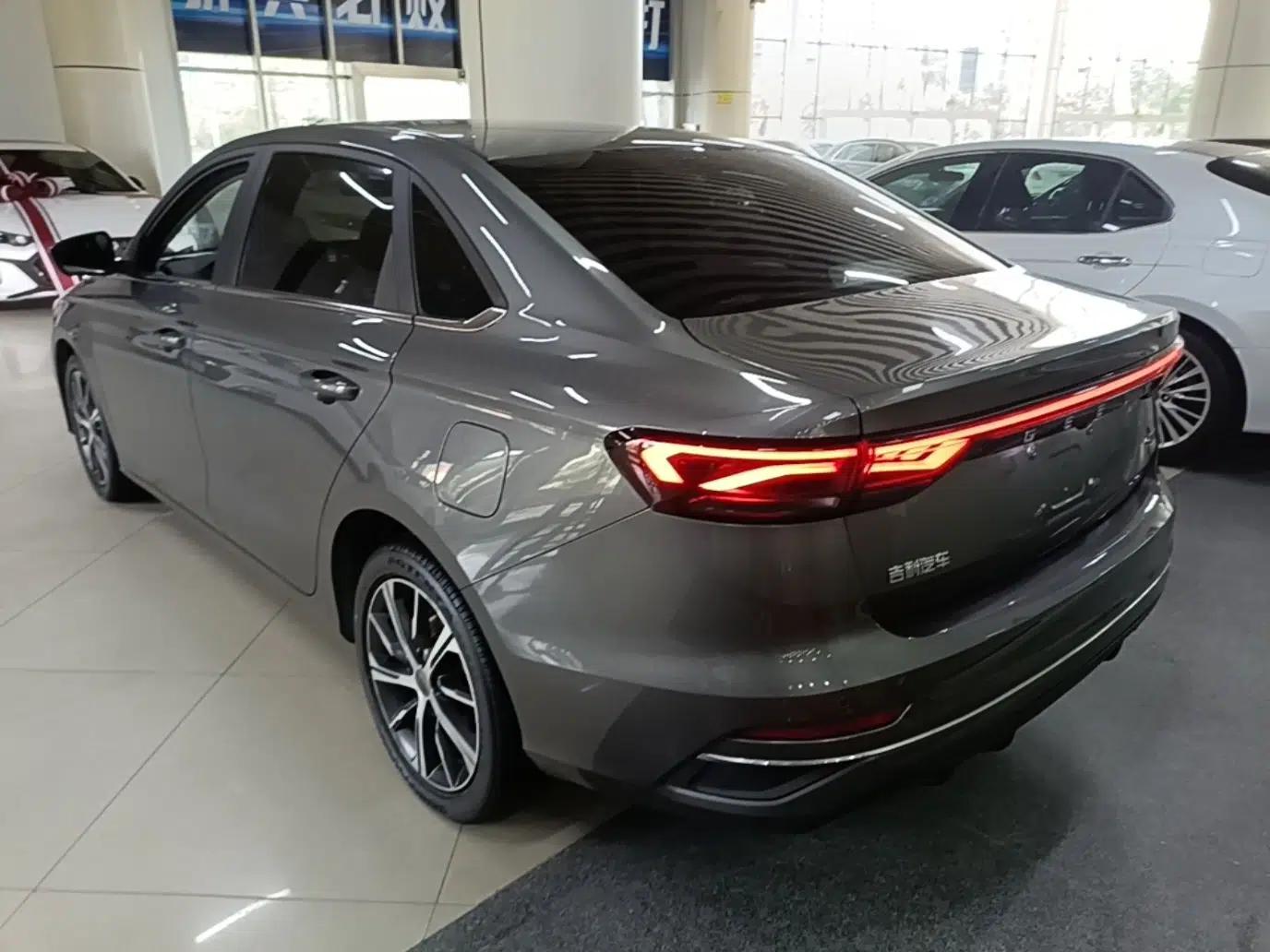 Geely Auto Emgrand 2022 4th Generation 1.5L CVT Luxury Model — миниатюра 4