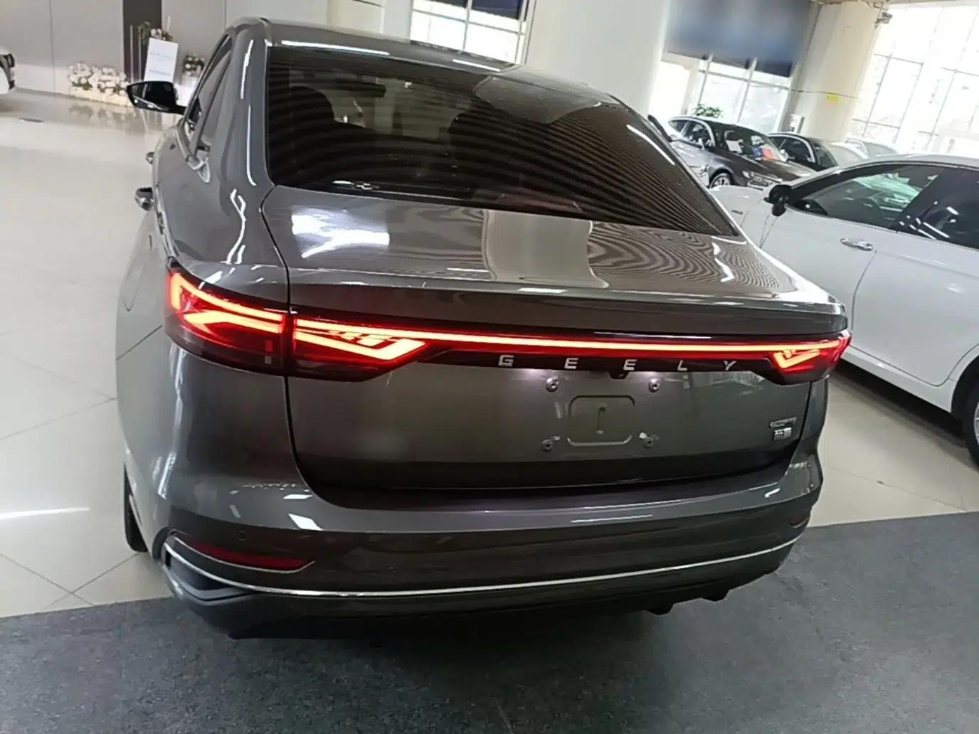 Geely Auto Emgrand 2022 4th Generation 1.5L CVT Luxury Model — миниатюра 5