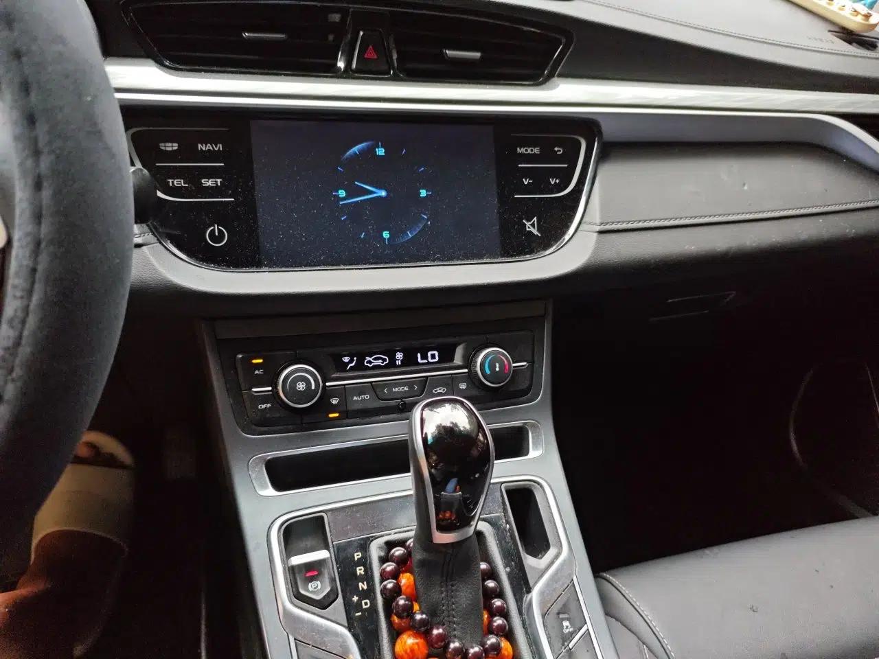 Geely Auto Emgrand 2019 Leading Edition 1.5L CVT Luxury Model China V Standard — миниатюра 13