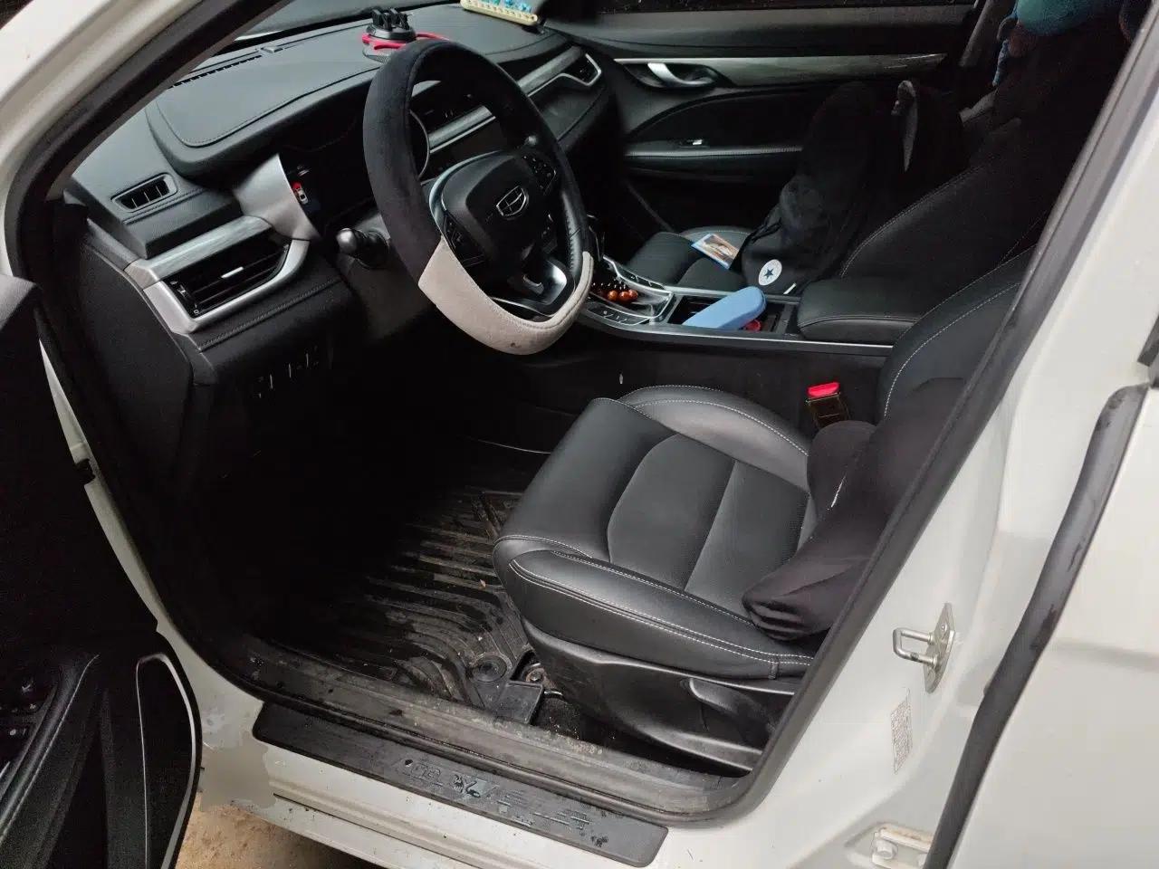 Geely Auto Emgrand 2019 Leading Edition 1.5L CVT Luxury Model China V Standard — миниатюра 15