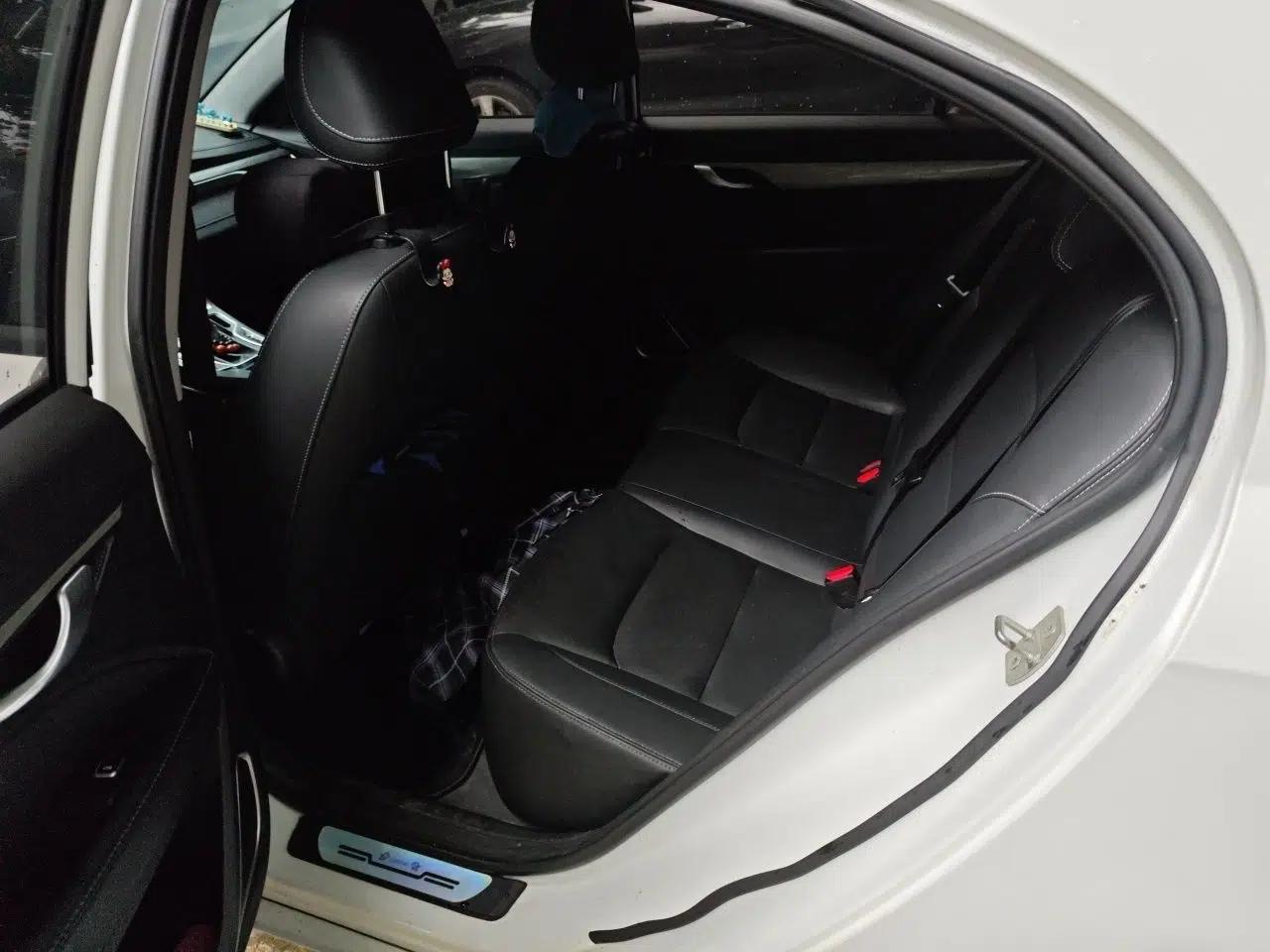 Geely Auto Emgrand 2019 Leading Edition 1.5L CVT Luxury Model China V Standard — миниатюра 17
