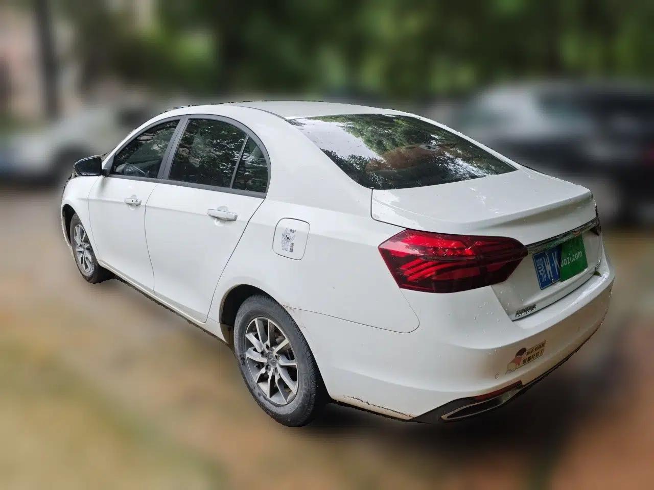 Geely Auto Emgrand 2019 Leading Edition 1.5L CVT Luxury Model China V Standard — миниатюра 4