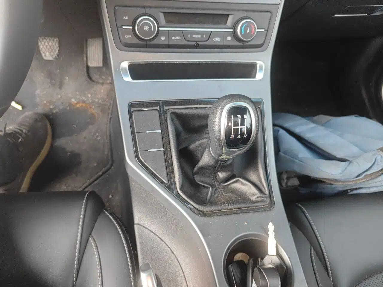 Geely Auto Emgrand 2019 Leading Edition 1.5L Manual Upgraded Connectivity Model China VI Standard — миниатюра 14