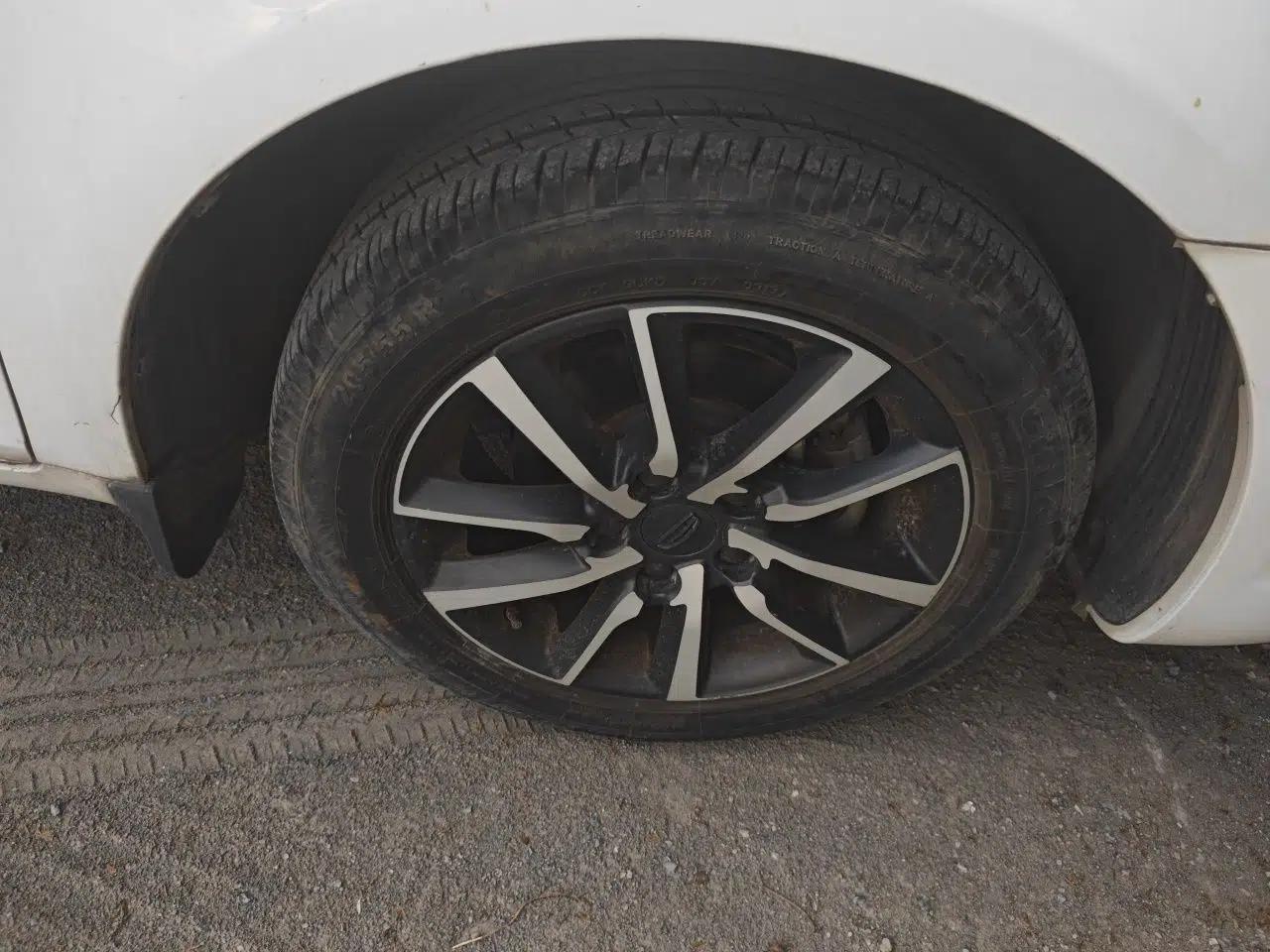Geely Auto Emgrand 2019 Leading Edition 1.5L Manual Upgraded Connectivity Model China VI Standard — миниатюра 8