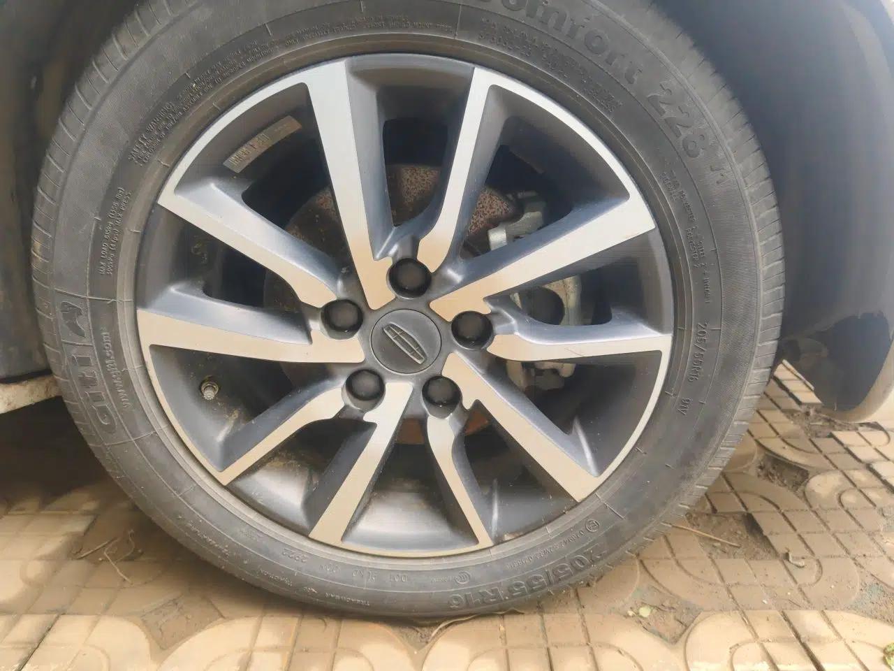 Geely Auto Emgrand 2020 1.5L CVT Upward Version — миниатюра 8