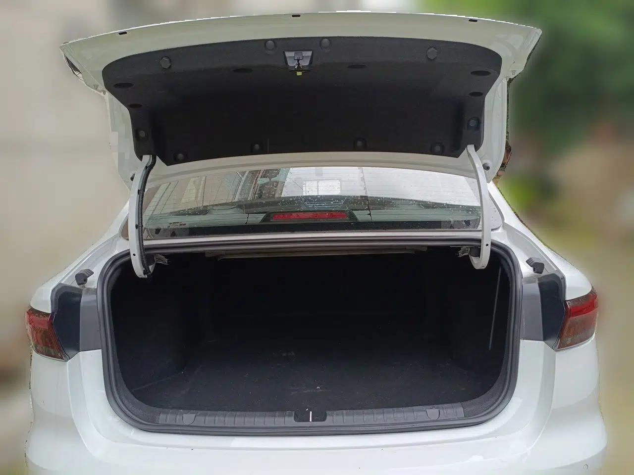 Geely Auto Emgrand 2025 4th Generation 1.5L CVT Luxury Version — миниатюра 19
