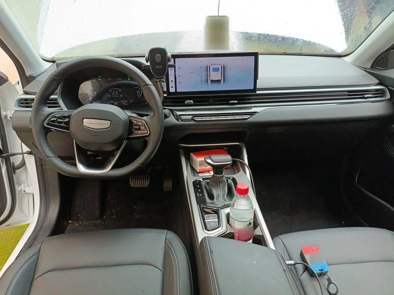 Geely Auto Emgrand 2025 4th Generation 1.5L CVT Luxury Version — миниатюра 9