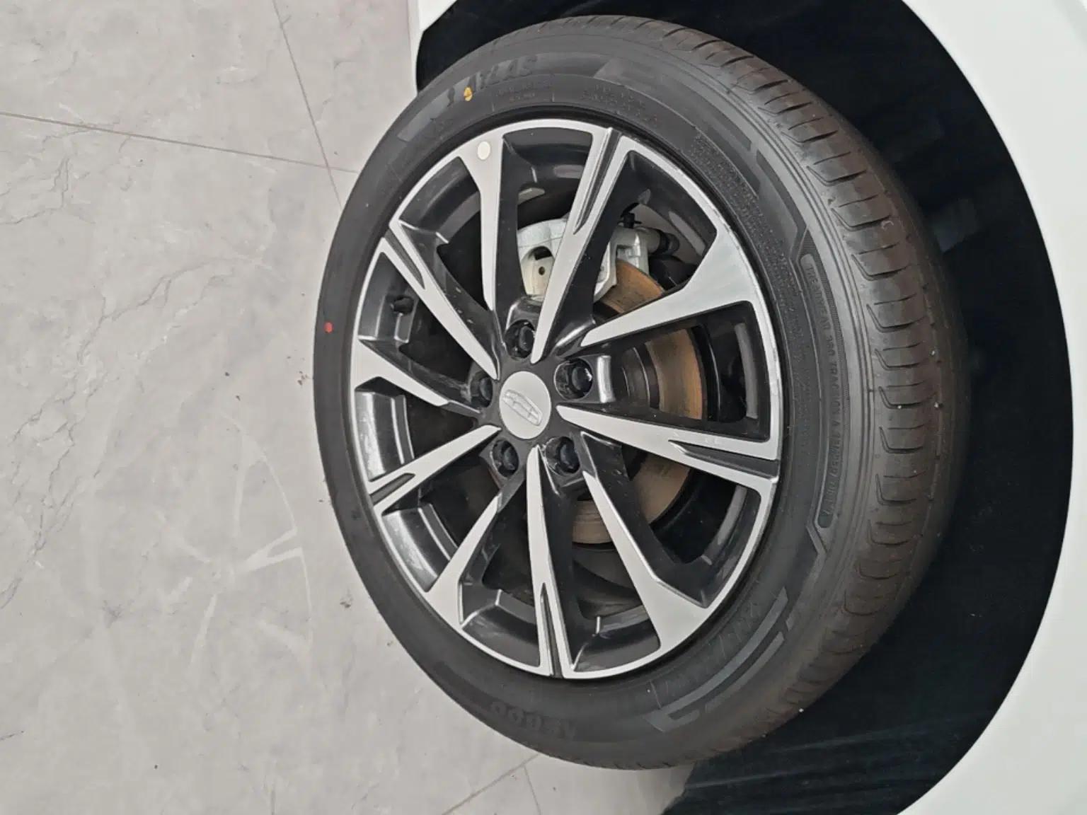 Geely Auto Emgrand 2026 Model 4th Generation 4 Millionth Anniversary Edition 1.5L CVT Feiyue Edition — миниатюра 11