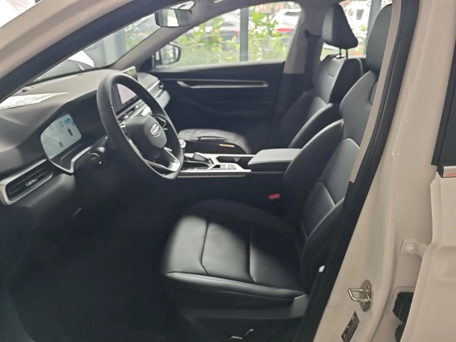 Geely Auto Emgrand 2026 Model 4th Generation 4 Millionth Anniversary Edition 1.5L CVT Feiyue Edition — миниатюра 17