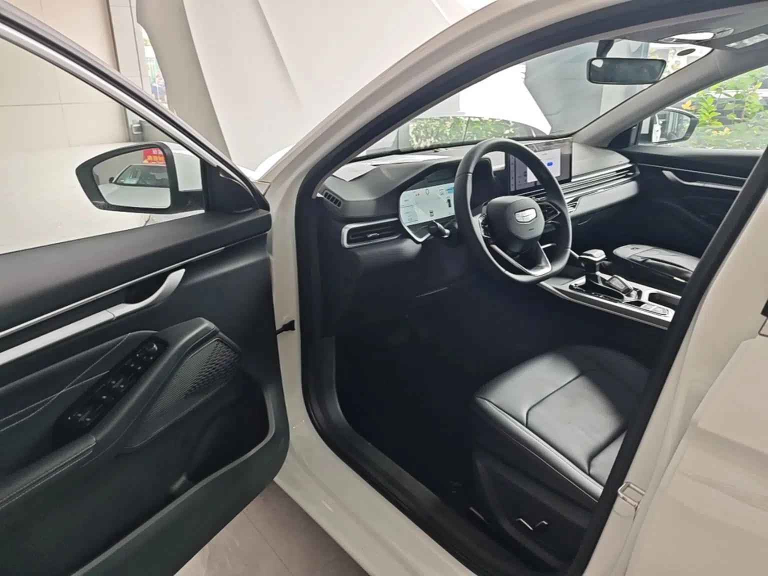 Geely Auto Emgrand 2026 Model 4th Generation 4 Millionth Anniversary Edition 1.5L CVT Feiyue Edition — миниатюра 18