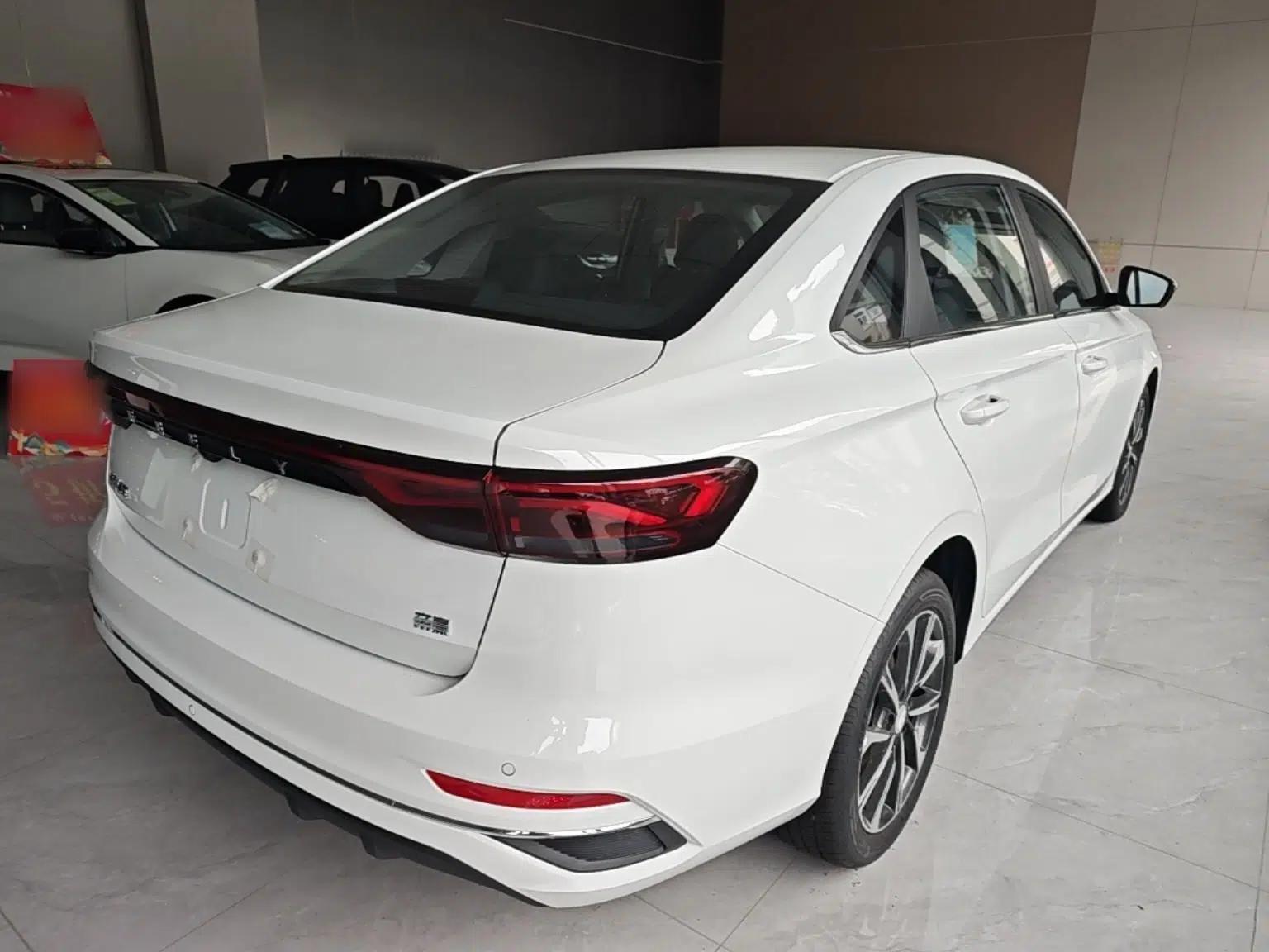 Geely Auto Emgrand 2026 Model 4th Generation 4 Millionth Anniversary Edition 1.5L CVT Feiyue Edition — миниатюра 6