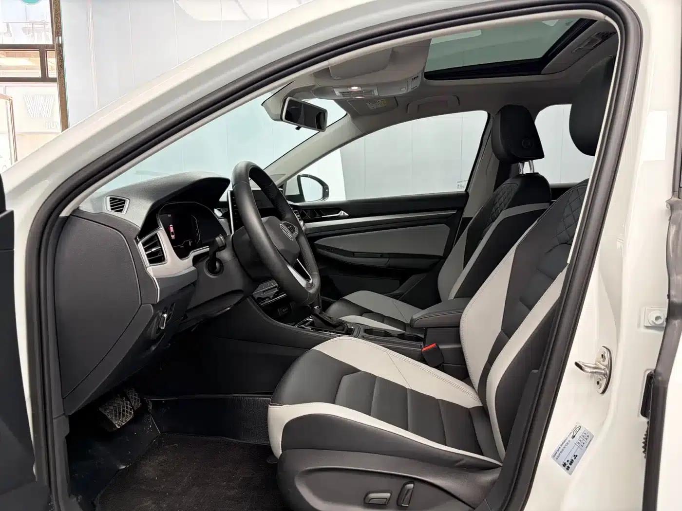2023 Volkswagen Bora 280TSI DSG Premium Edition — миниатюра 4