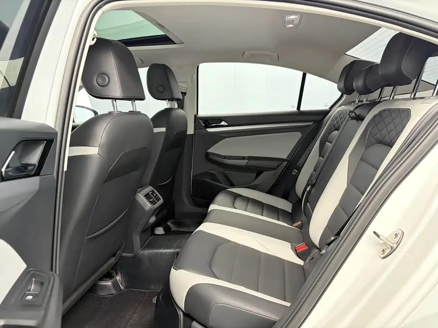 2023 Volkswagen Bora 280TSI DSG Premium Edition — миниатюра 5