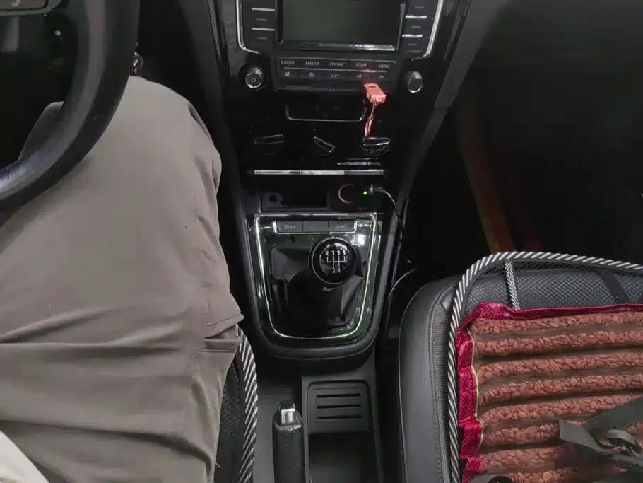 2015 Volkswagen Bora Value Edition 1.6L Manual Comfort Model — миниатюра 16