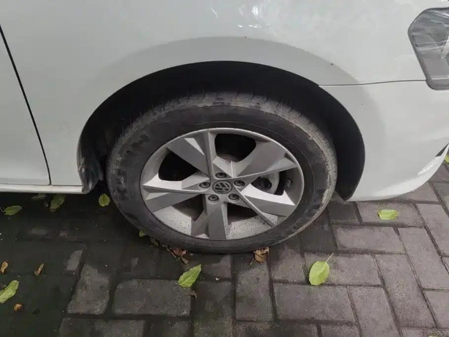 2015 Volkswagen Bora Value Edition 1.6L Manual Comfort Model — миниатюра 6
