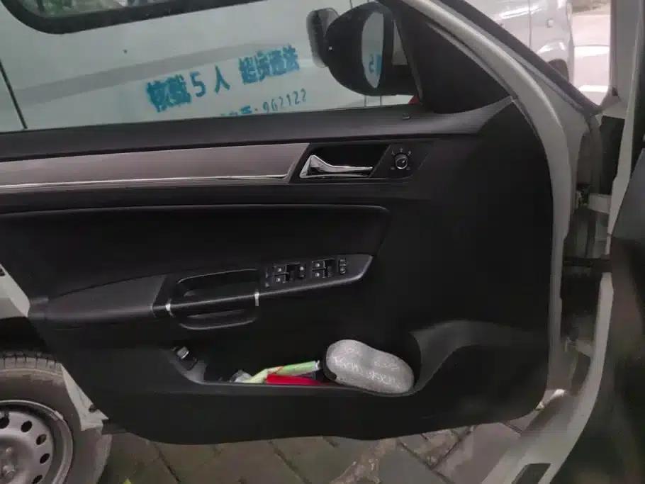 2015 Volkswagen Bora Value Edition 1.6L Manual Comfort Model — миниатюра 7