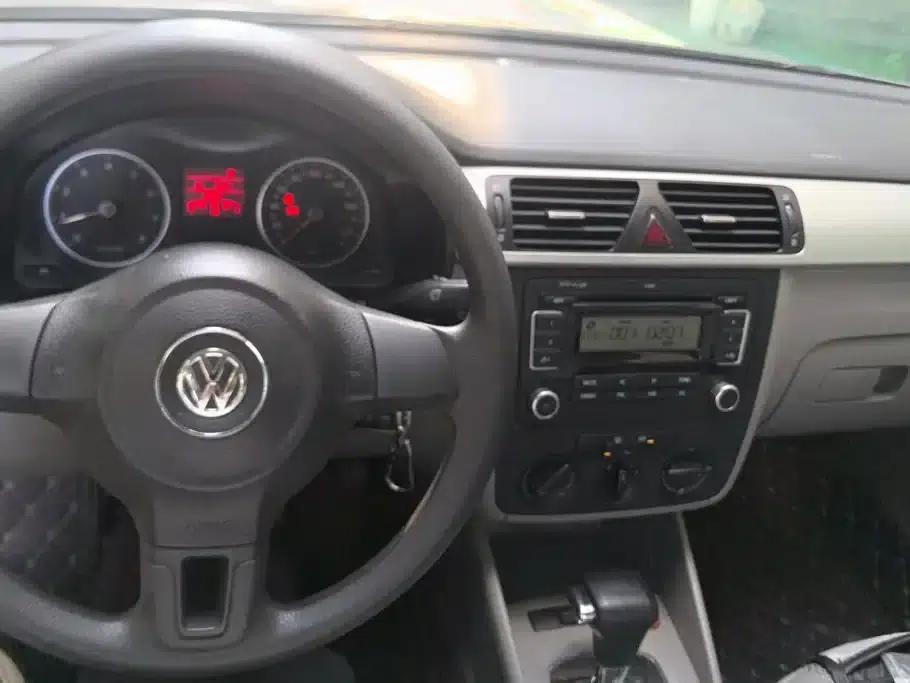 2012 Volkswagen Bora 1.6L Automatic Fashion Edition — миниатюра 12