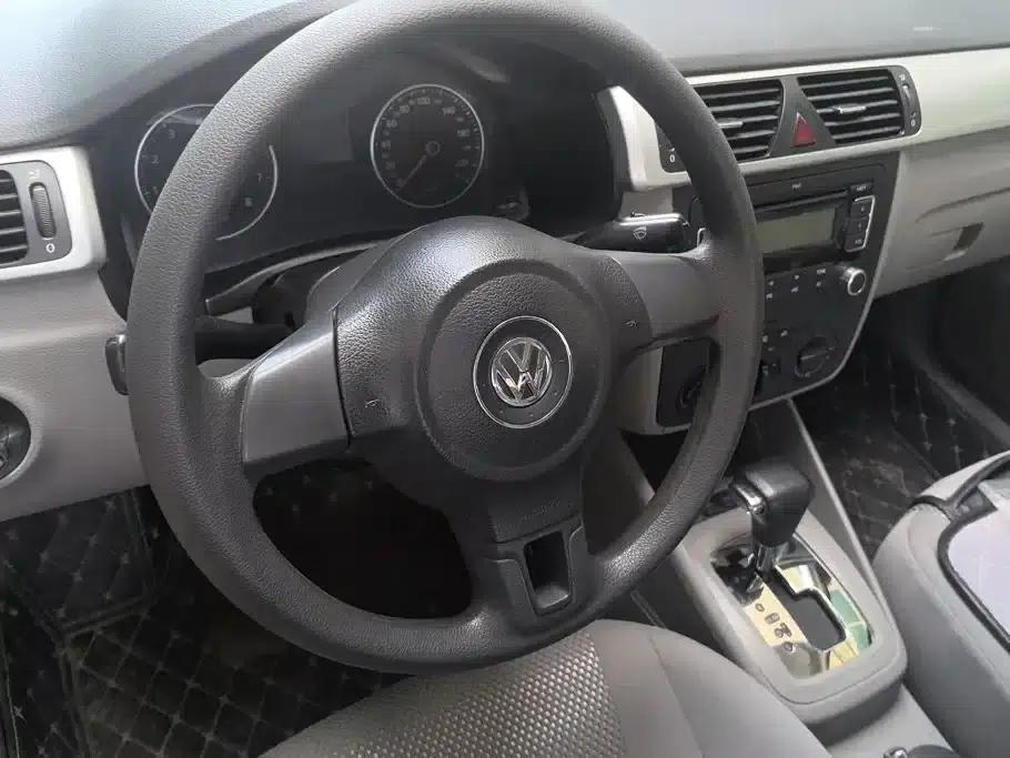 2012 Volkswagen Bora 1.6L Automatic Fashion Edition — миниатюра 15