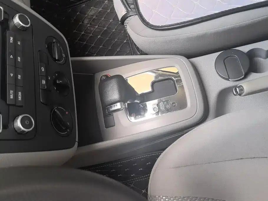 2012 Volkswagen Bora 1.6L Automatic Fashion Edition — миниатюра 16