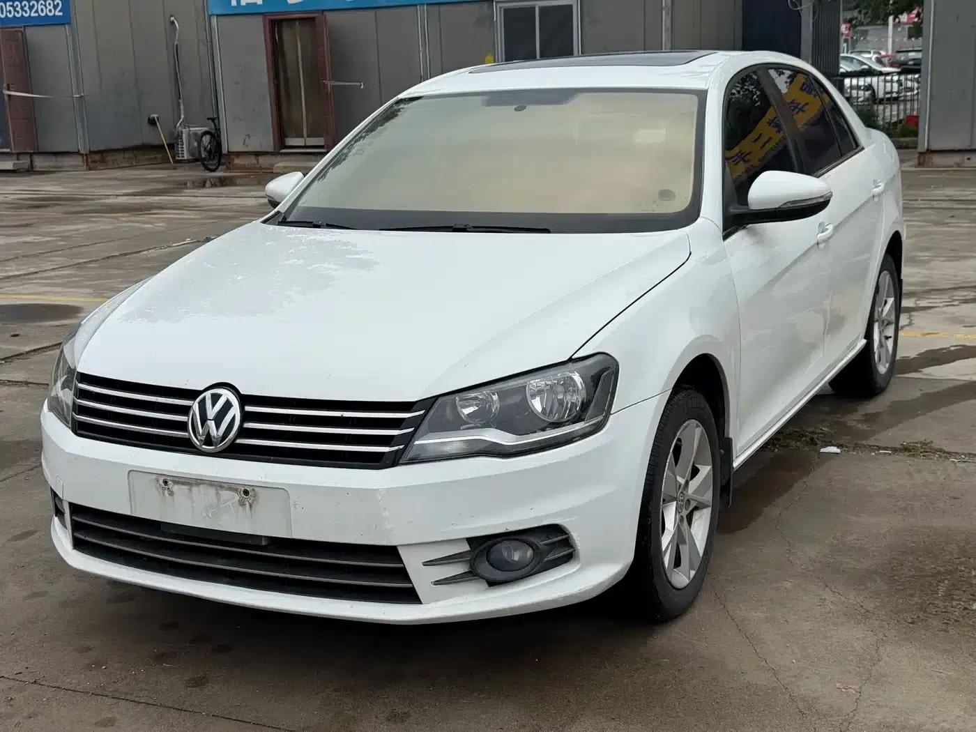 2013 Volkswagen Bora 1.6L Automatic Fashion Edition — миниатюра 1