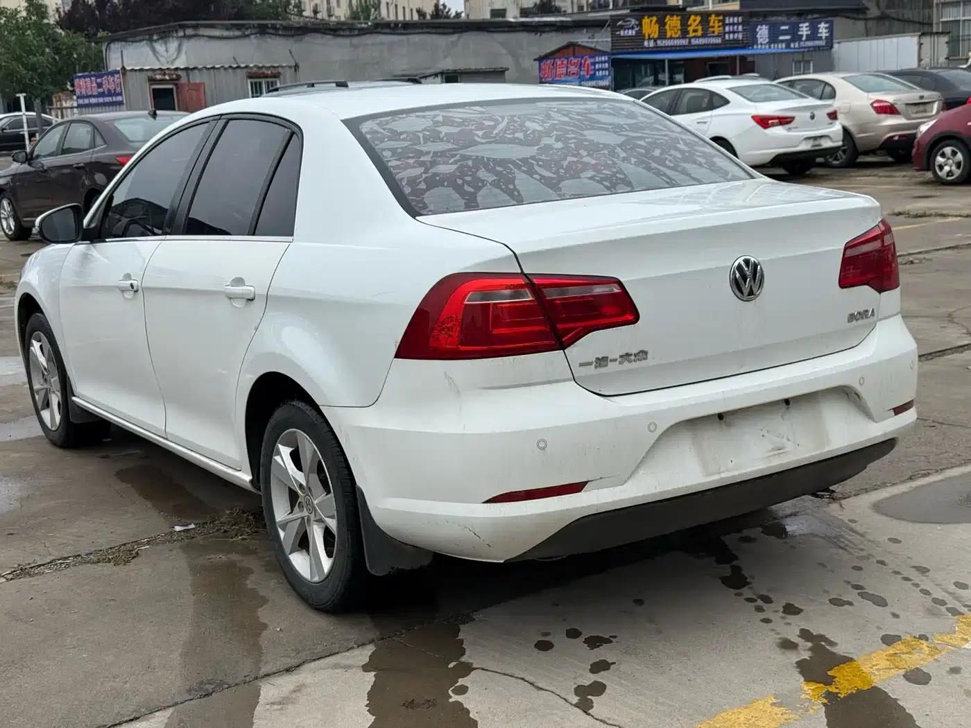 2013 Volkswagen Bora 1.6L Automatic Fashion Edition — миниатюра 3