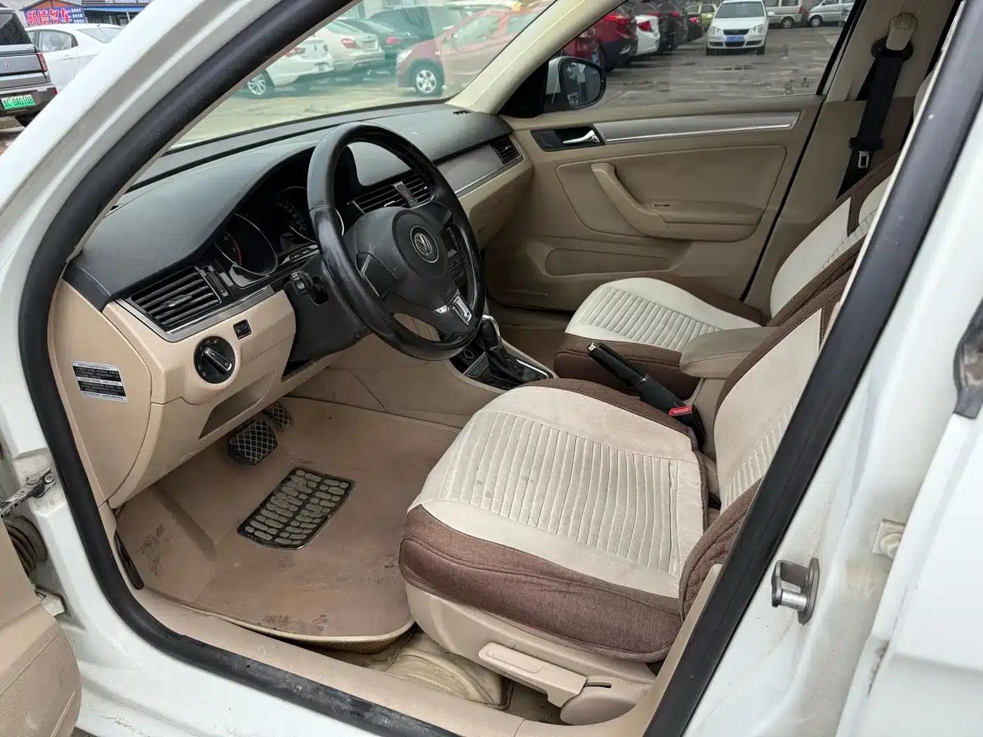 2013 Volkswagen Bora 1.6L Automatic Fashion Edition — миниатюра 5