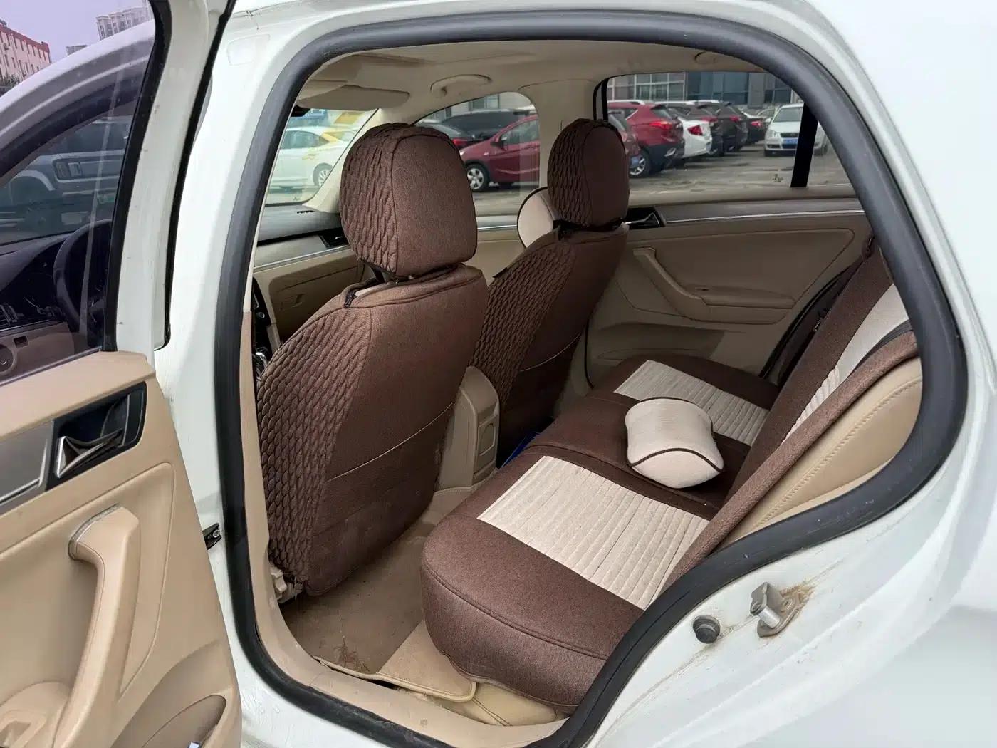 2013 Volkswagen Bora 1.6L Automatic Fashion Edition — миниатюра 6
