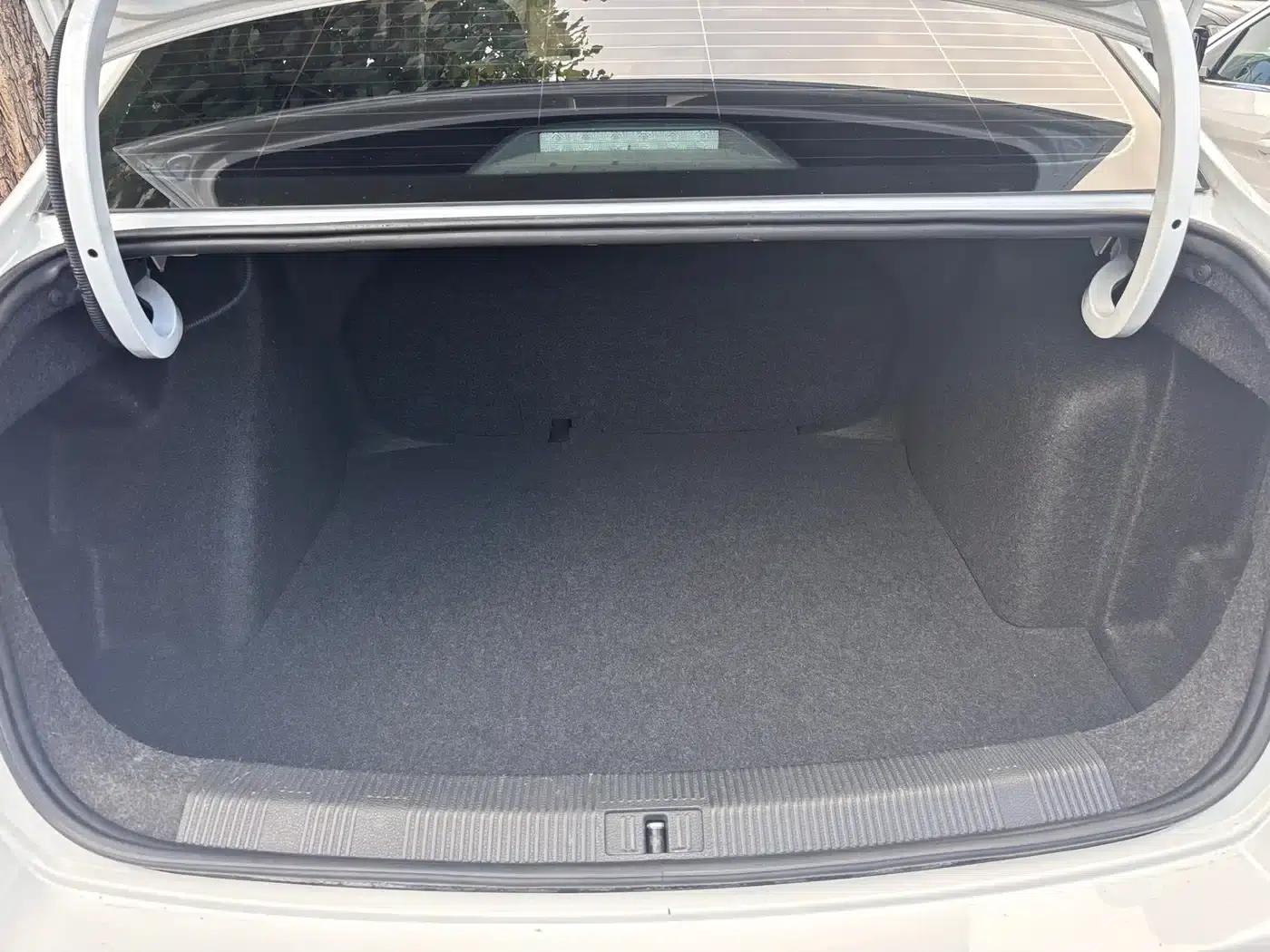 2019 Volkswagen Bora Legend 1.5L Automatic Leading Edition (National V Emission Standard) — миниатюра 12