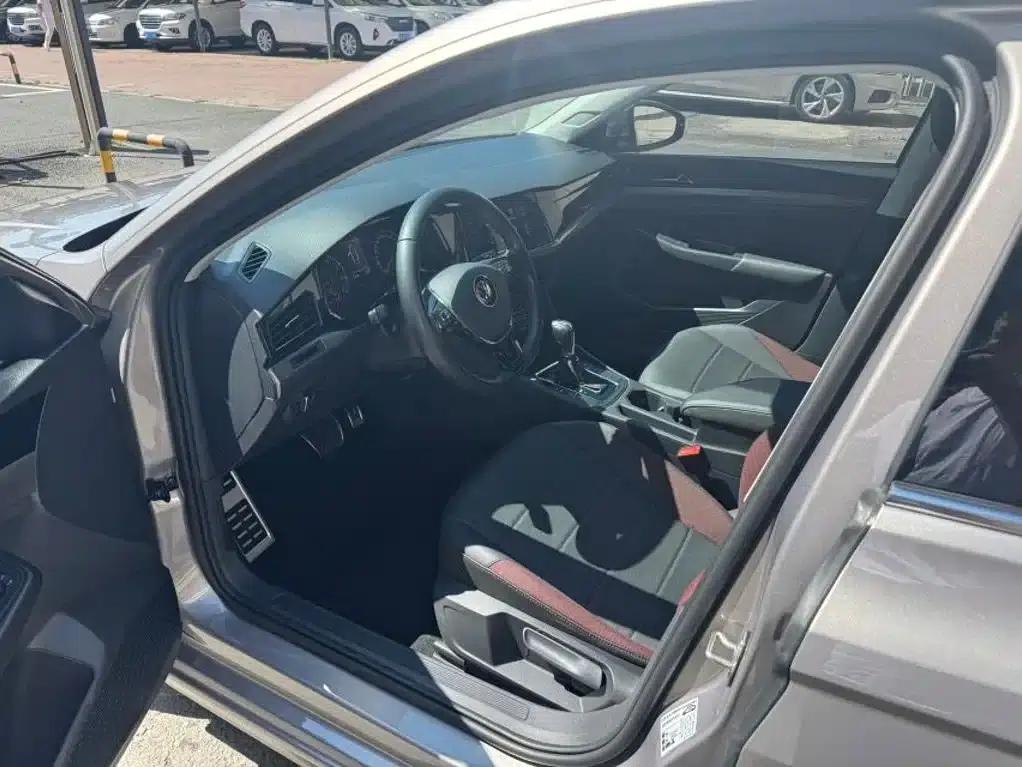 2021 Volkswagen Bora 1.5L Automatic Elite Smart Edition — миниатюра 3
