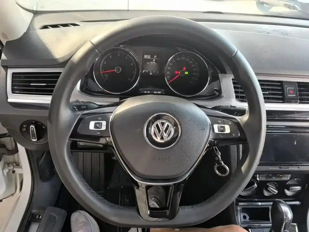 2016 Volkswagen Bora 1.6L Automatic Comfort Model — миниатюра 11