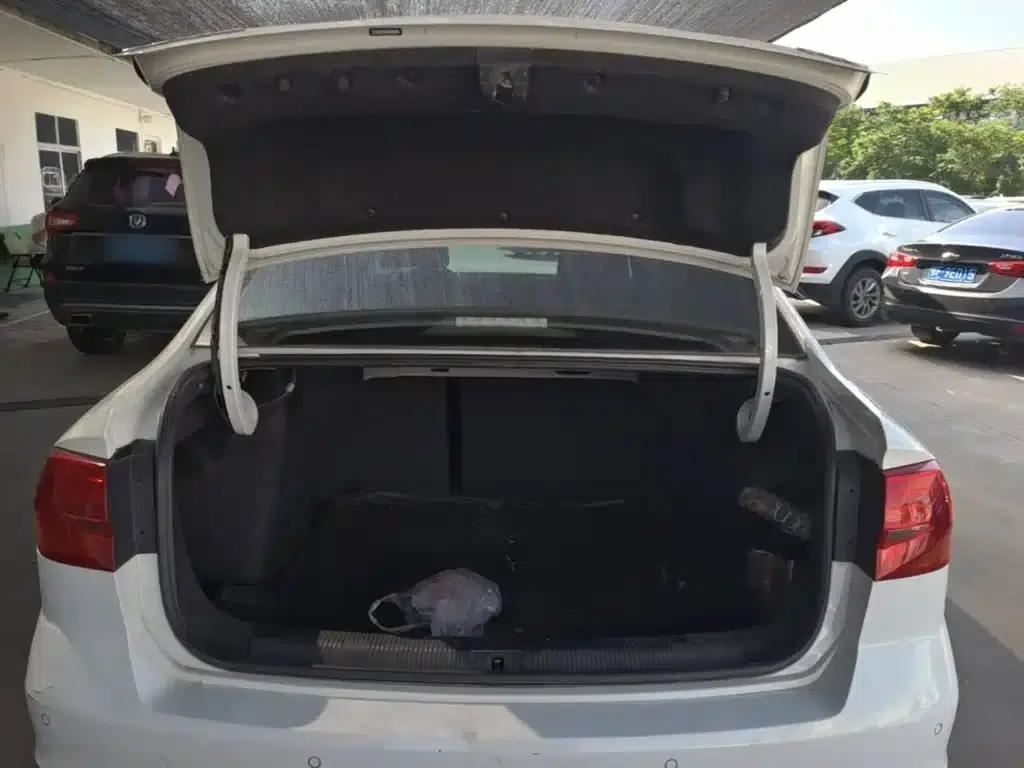 2016 Volkswagen Bora 1.6L Automatic Comfort Model — миниатюра 19