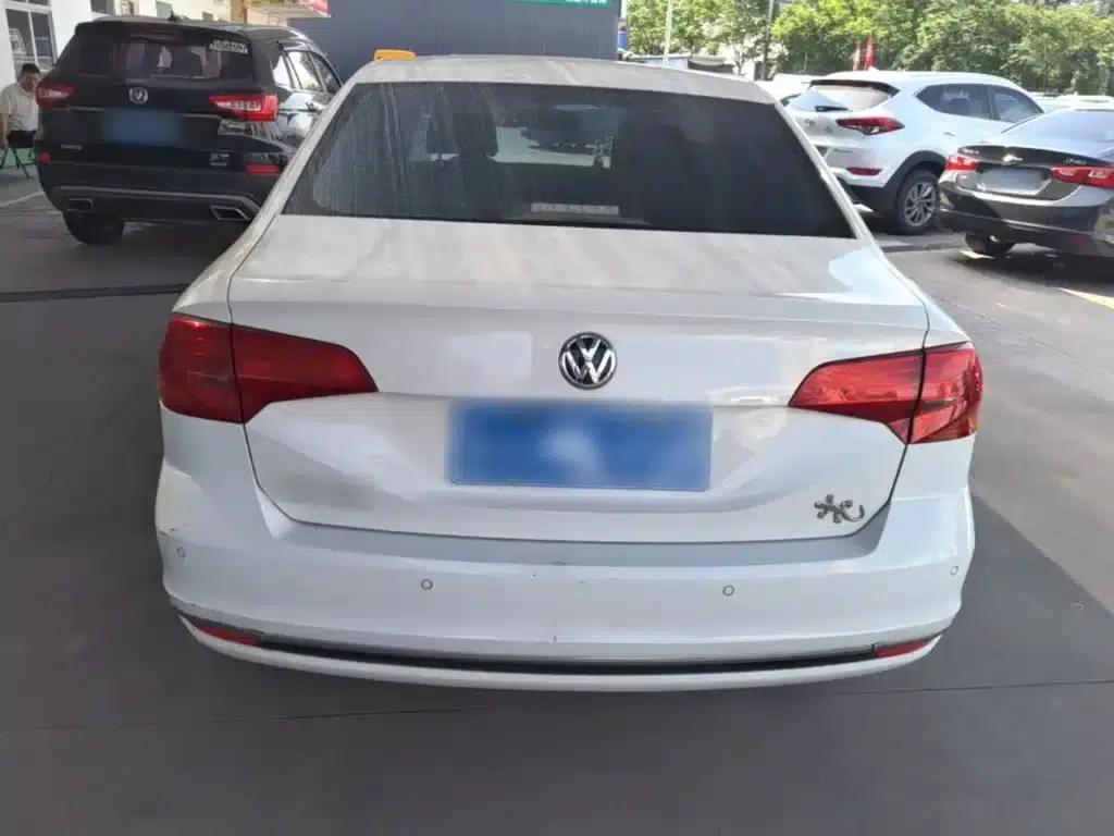 2016 Volkswagen Bora 1.6L Automatic Comfort Model — миниатюра 6